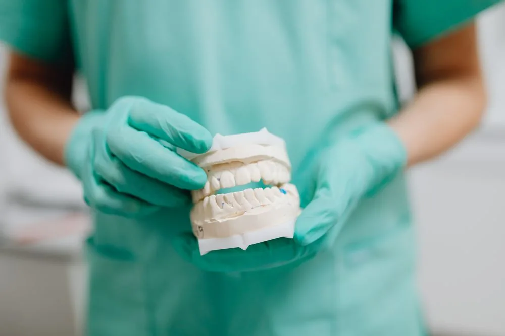 Removable vs. fixed denture: which suits me?